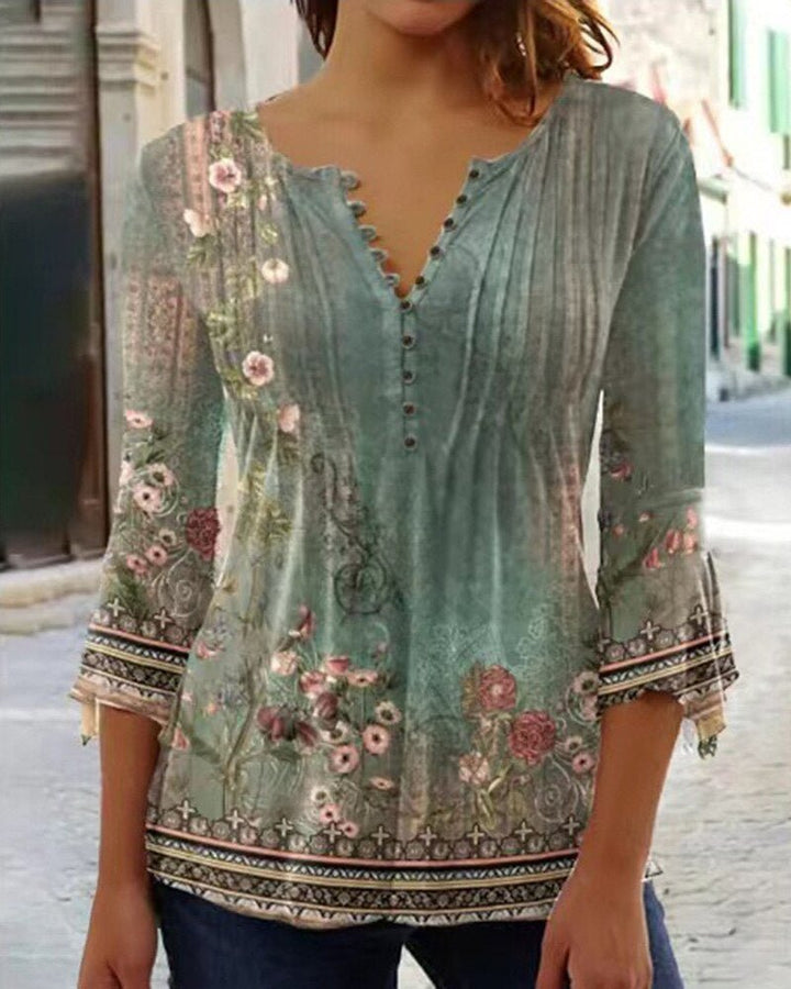 Blusa Henley floral para mujer, diseño moderno para un verano con estilo.