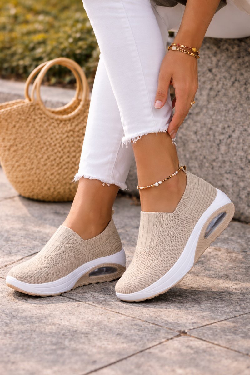 Zapatillas de mujer sin cordones con amortiguación cómoda, ideales para el día a día y paseo urbano.