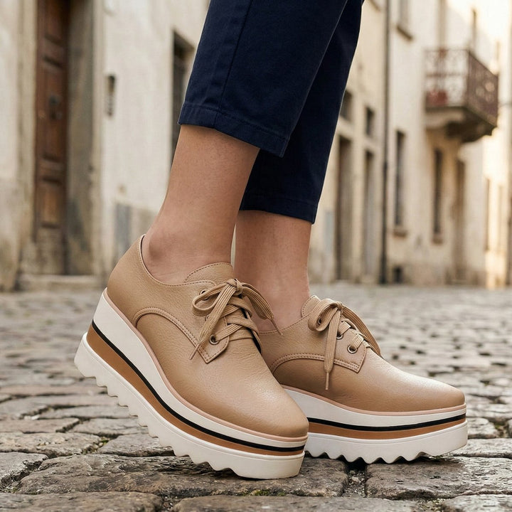 Botines Oxford de plataforma para mujer, elegantes y modernos. Calzado femenino con cordones para estilo casual.
