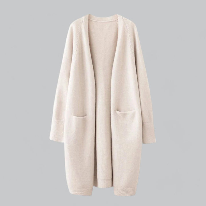 Moda femenina: cárdigan largo abierto de cachemira, prenda versátil para un estilo chic de otoño.