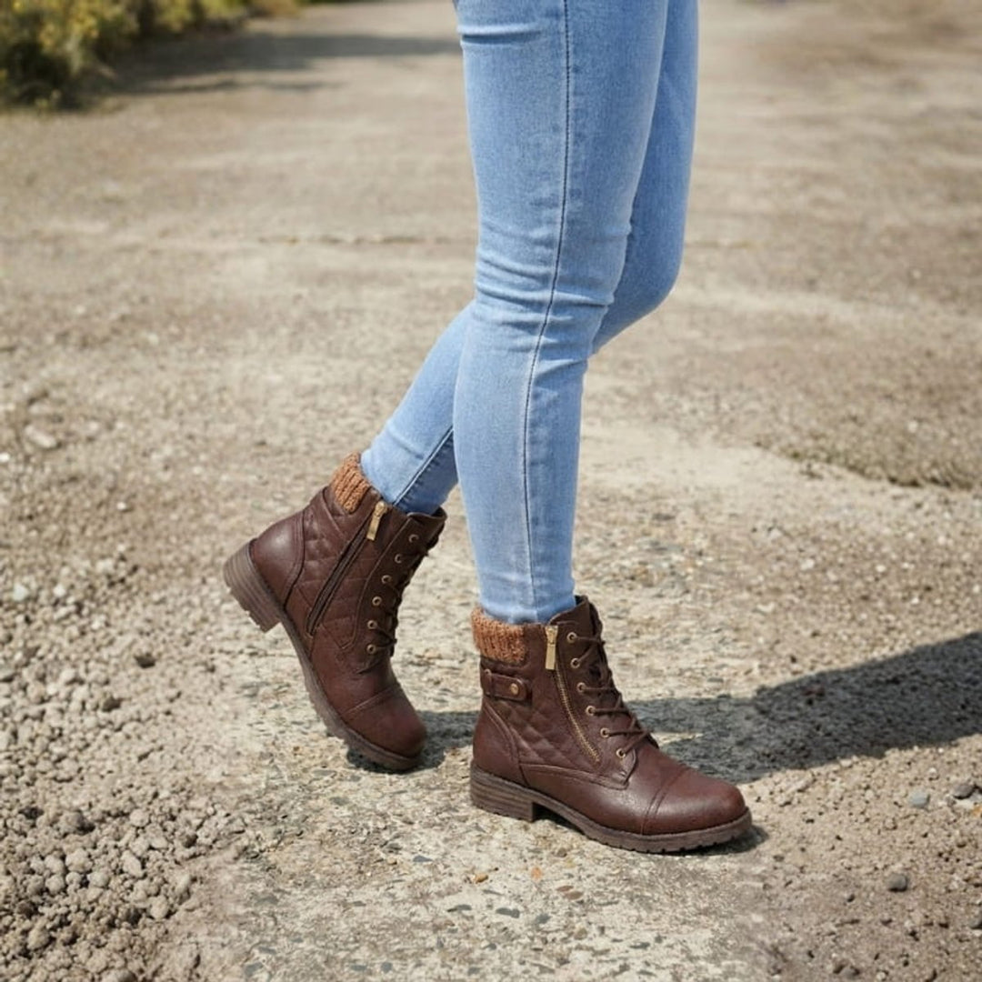 Moda en calzado: botines de mujer acolchados, con cordones y cremallera para un ajuste fácil.