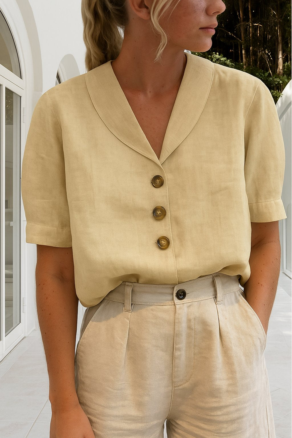 Top versátil de mujer: blusa casual con botones, manga corta y cuello camisero. Perfecta para verano y oficina.