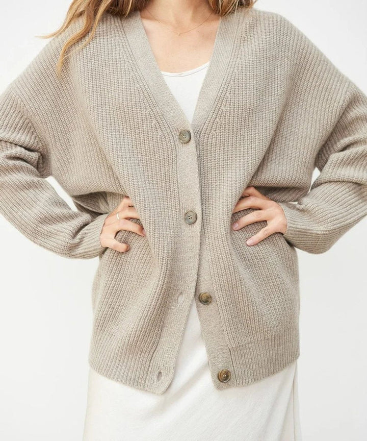 Cárdigan de cachemira beige para mujer, suave y elegante con cuello de pico. Ideal para otoño e invierno.