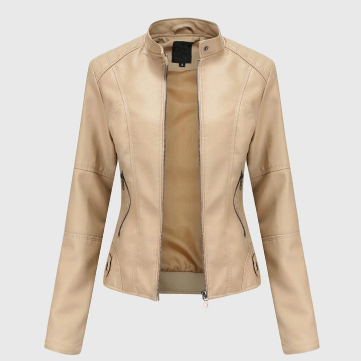 Chaqueta de moto para mujer, corte entallado y diseño chic. Confort diario y estilo versátil para la ciudad.