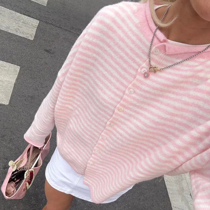 Suéter cárdigan de rayas para mujer con botones, capa versátil para un look casual o elegante.