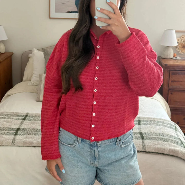 Cárdigan de mujer de rayas, con botones, ideal para un look casual y cómodo de otoño invierno.