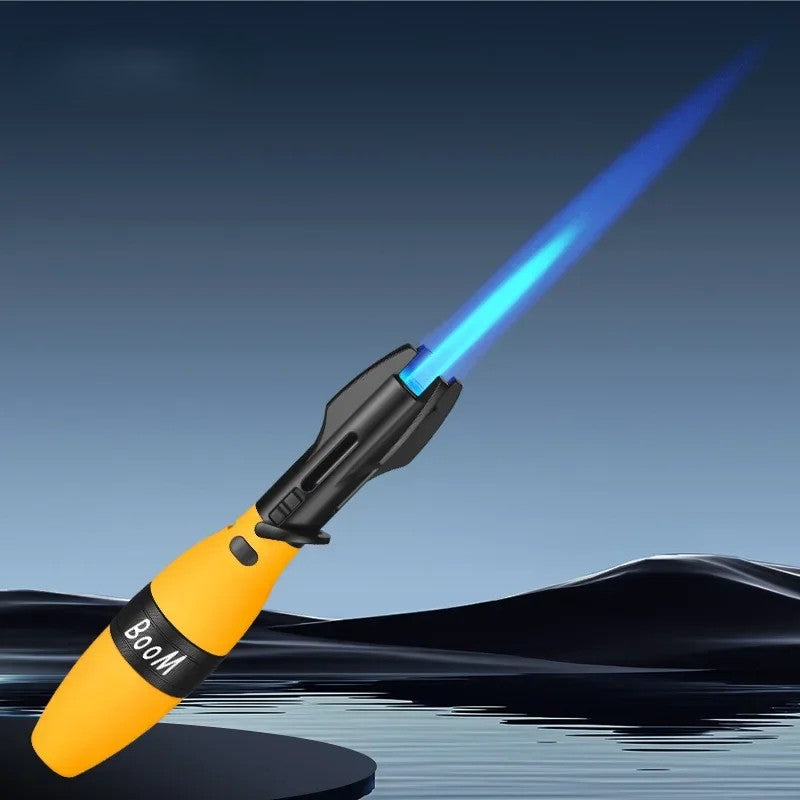 Encendedor táctico a prueba de viento con llama potente para exteriores, camping y supervivencia.