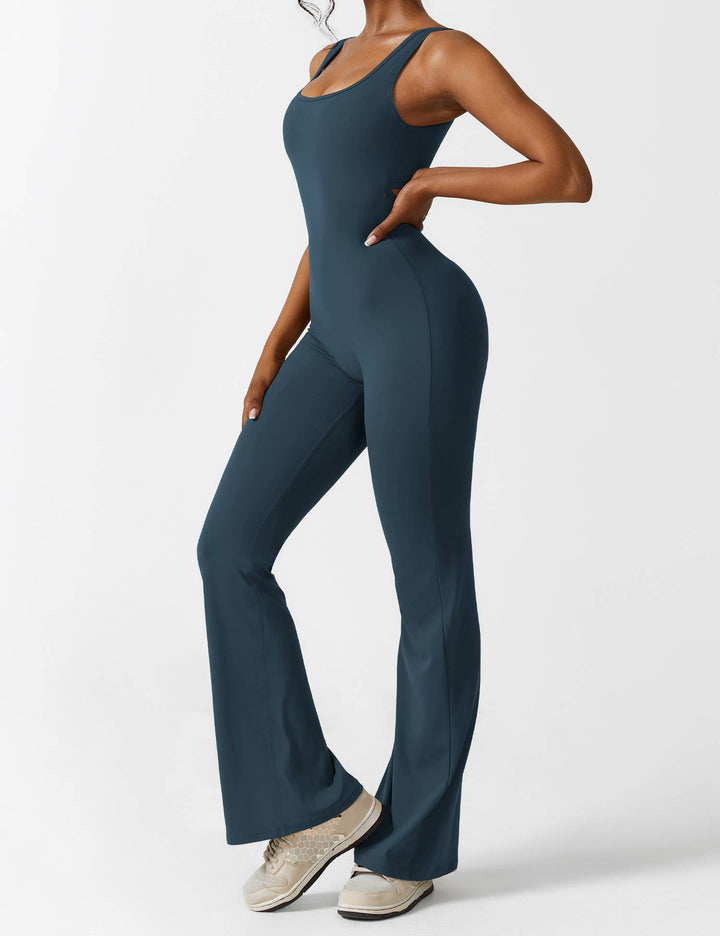 Mono de mujer elegante, espalda en V, pierna acampanada, perfecto para celebraciones.