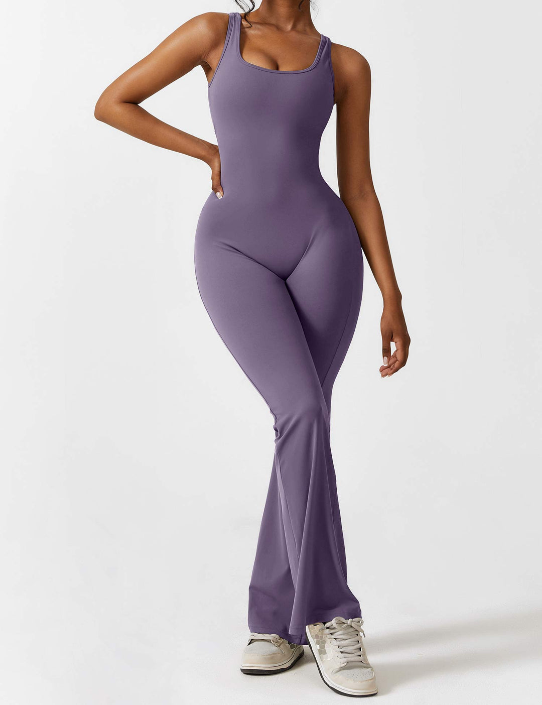 Mono casual de mujer, espalda en V, pierna acampanada, perfecto para relajarte.