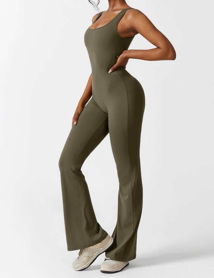 Mono elegante de verano, espalda en V y pierna acampanada, para un estilo fresco y chic.