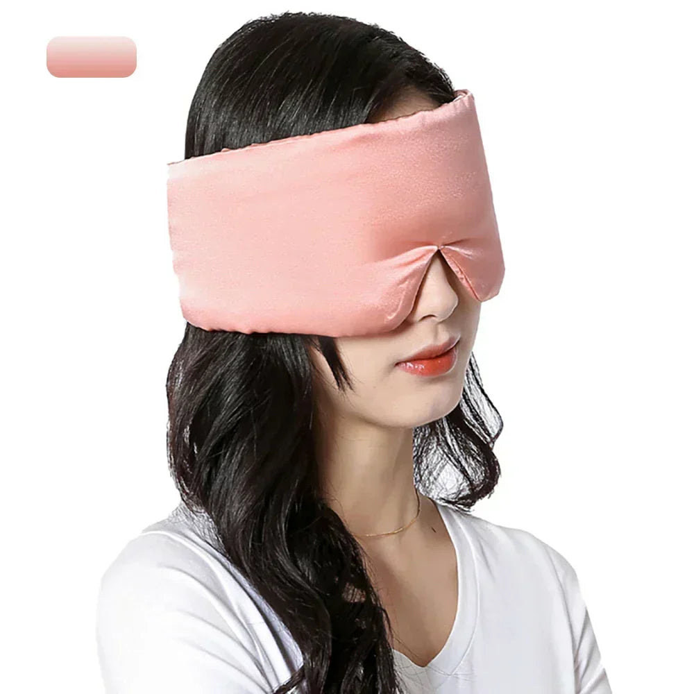Mascarilla de seda para el cuidado ocular. Suavidad y oscuridad total para un mejor descanso.