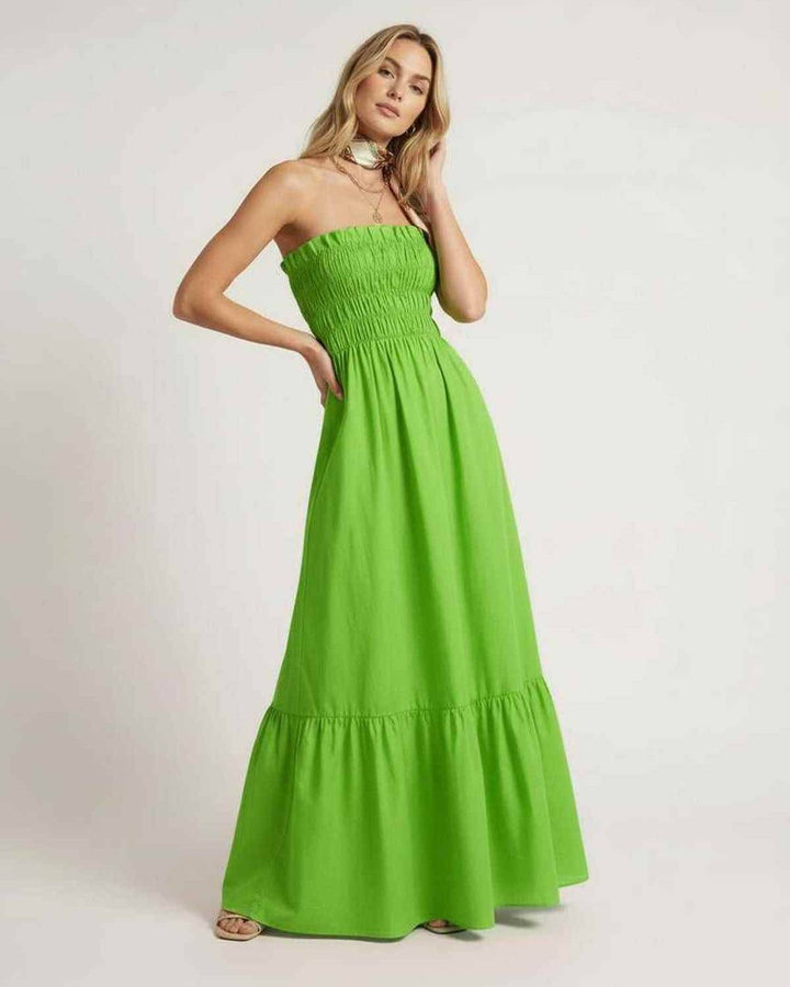 Vestido maxi verde bohemio sin tirantes para mujer, con fruncido. Perfecto para vacaciones y playa.