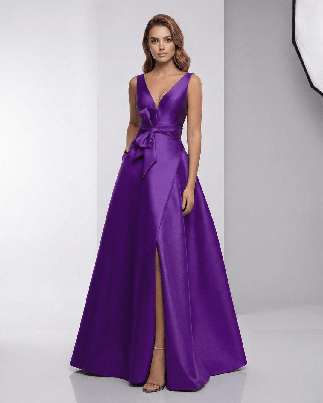 Vestido maxi Zafira púrpura elegante para mujer, perfecto para noche y ocasiones especiales.