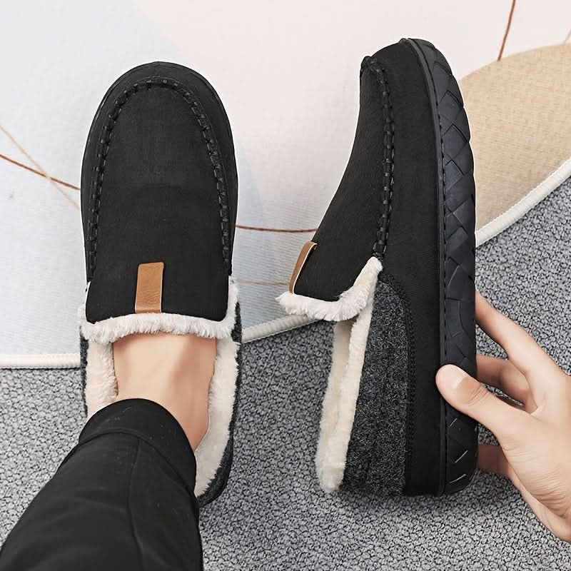 Estilo versátil en mocasines de hombre, slip-on elegantes para combinar con cualquier atuendo.