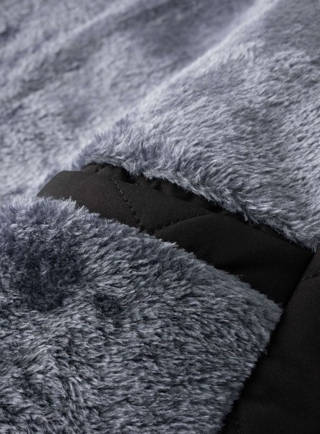 Cazadora casual de hombre, tipo bomber acolchada con forro polar, para un invierno cálido y con estilo.