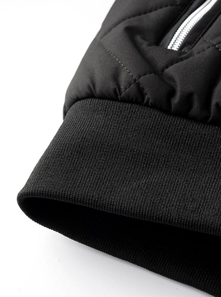 Cazadora de invierno acolchada para hombre, diseño bomber con forro polar, estilo casual y máxima calidez.