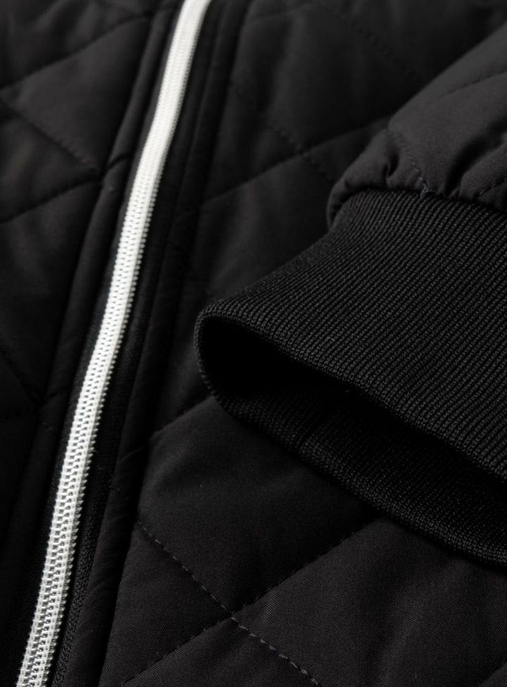 Abrigo bomber acolchado masculino, con suave forro polar, ideal para el frío y looks casuales de invierno.