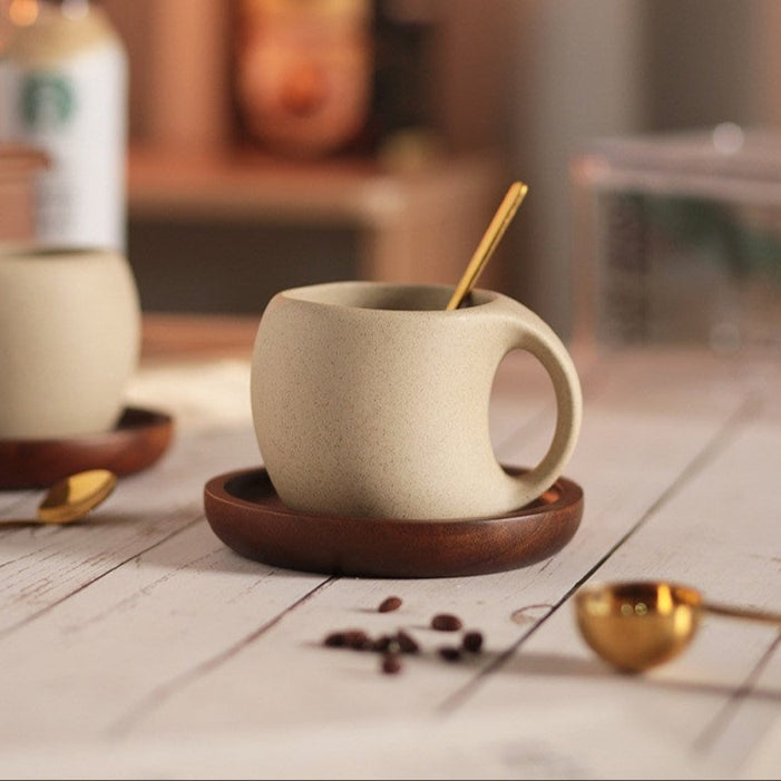 Set de taza cerámica japonesa 250ml, posavasos bambú y cuchara acero inox. Ideal café y té.