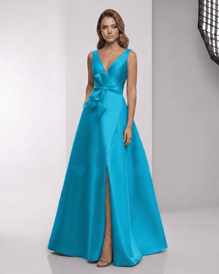 Vestido maxi blanco elegante para mujer, ideal para ocasiones formales y fiestas. Moda femenina sofisticada.