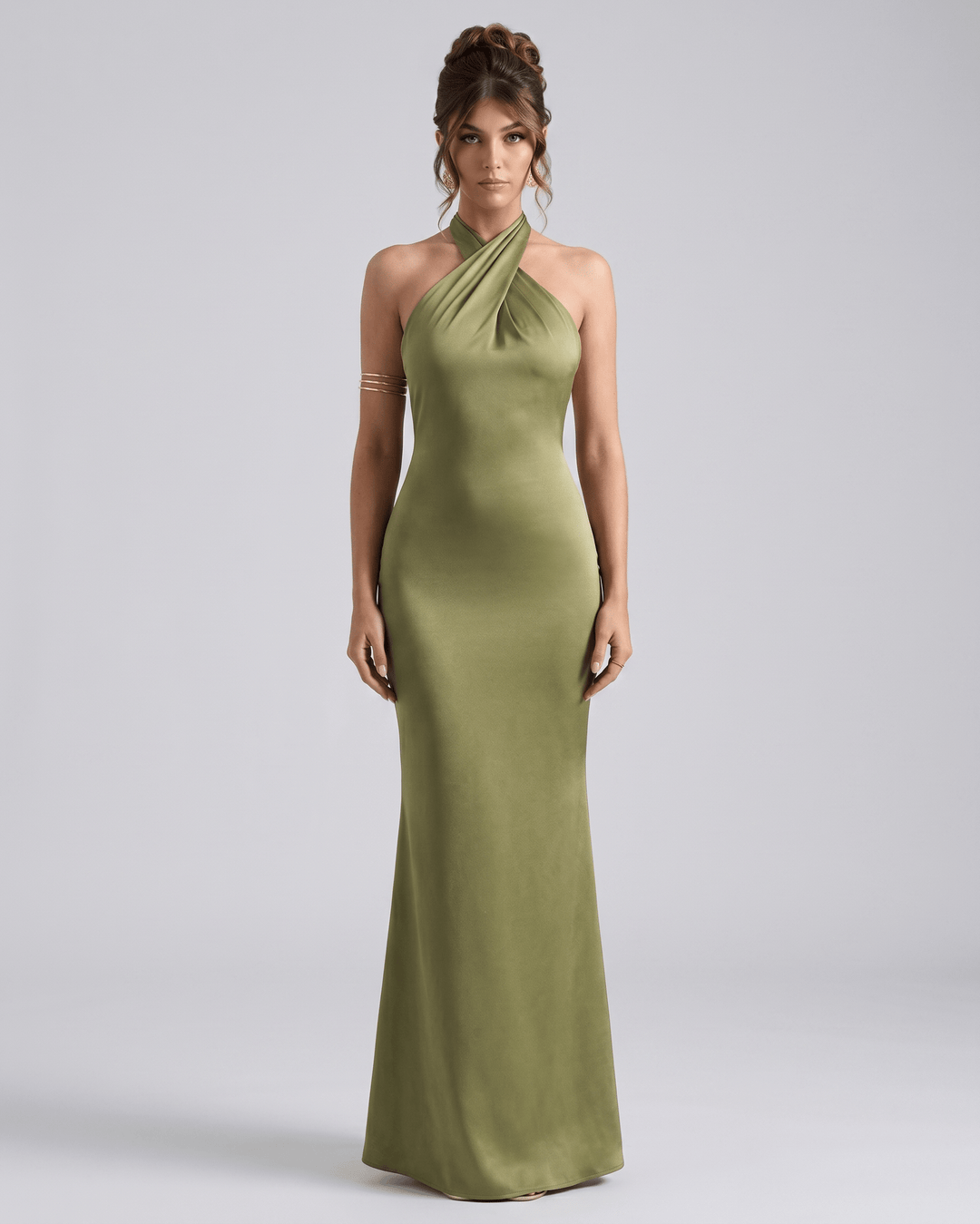 Vestido de fiesta Zerelle largo con escote Halter. Ideal para bodas de verano y galas.