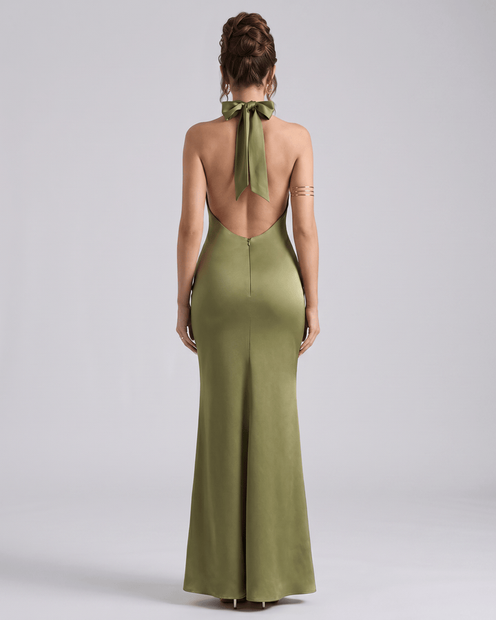 Vestido Zerelle Maxi elegante con escote Halter. Flujo y estilo sofisticado para mujer.