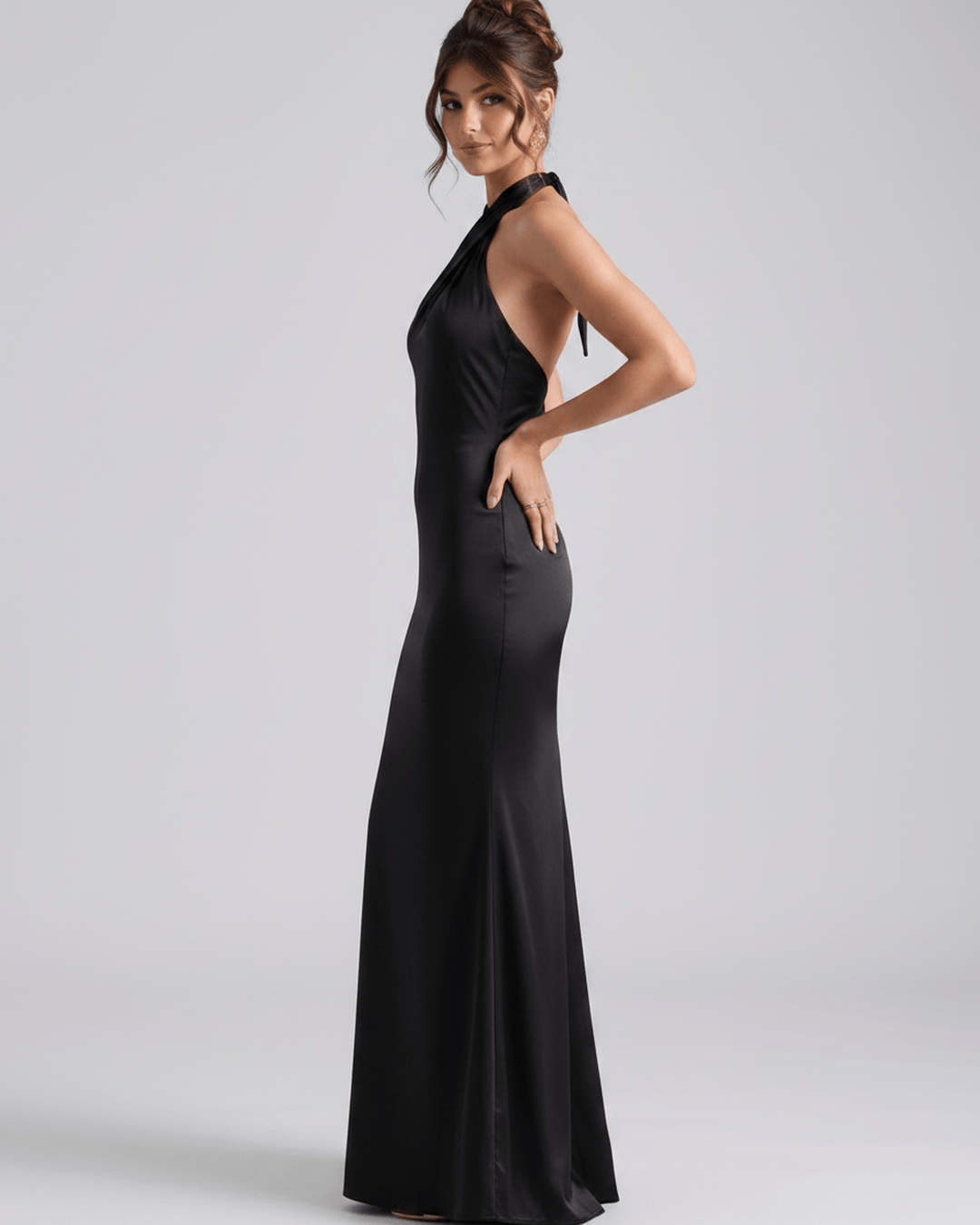 Vestido maxi Zerelle para mujer, estilo columna, escote Halter. Formal y sofisticado.