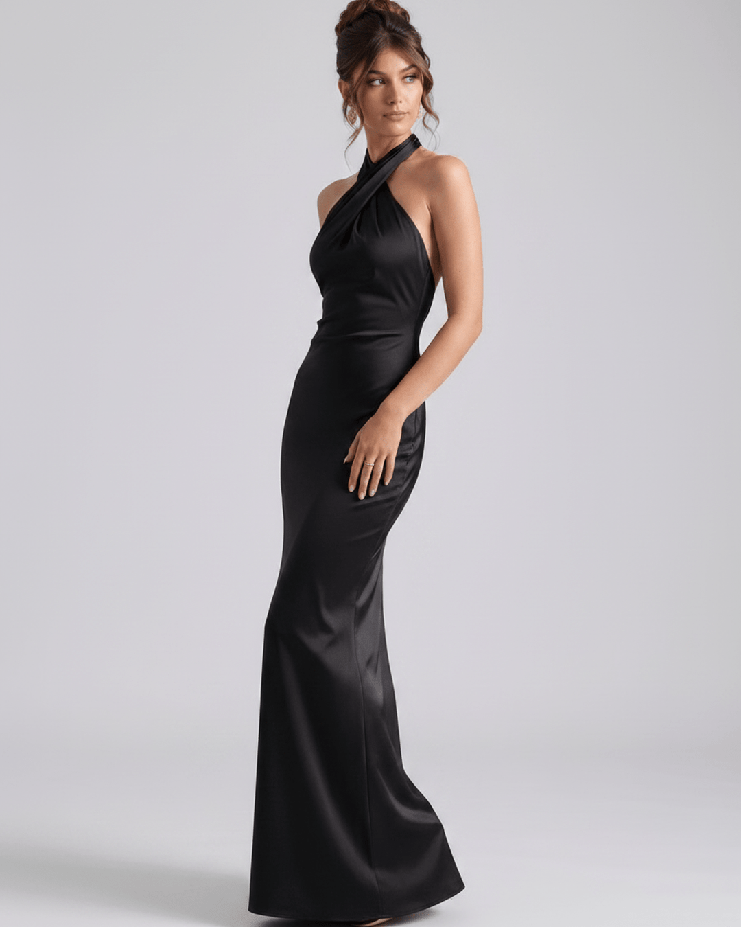 Vestido Zerelle Maxi elegante con escote Halter, diseño sin mangas formal para mujer.