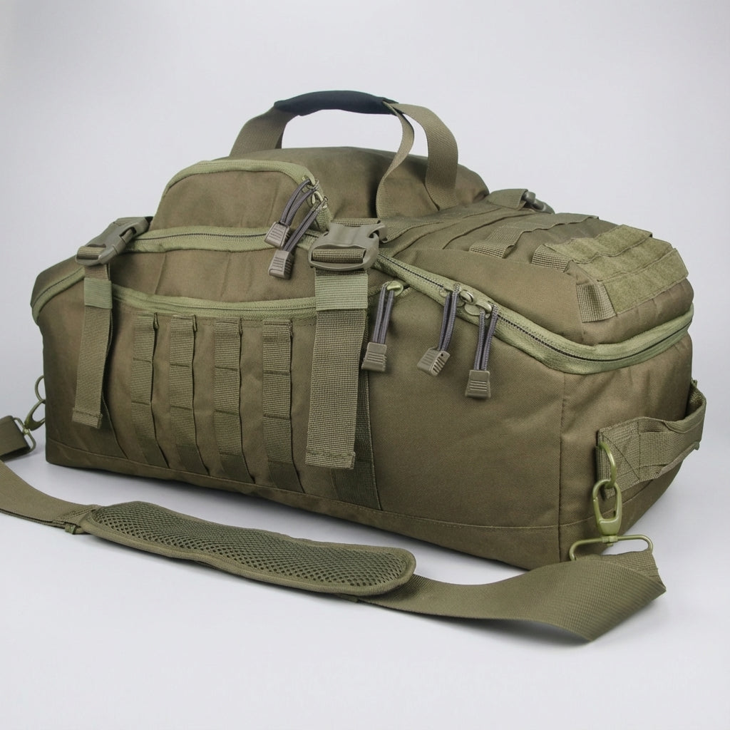 Detalle de cremallera resistente en bolsa táctica Molle, seguridad para equipaje deportivo.